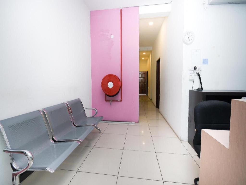 Oyo 1111 Harmony Stay Miri Eksteriør bilde